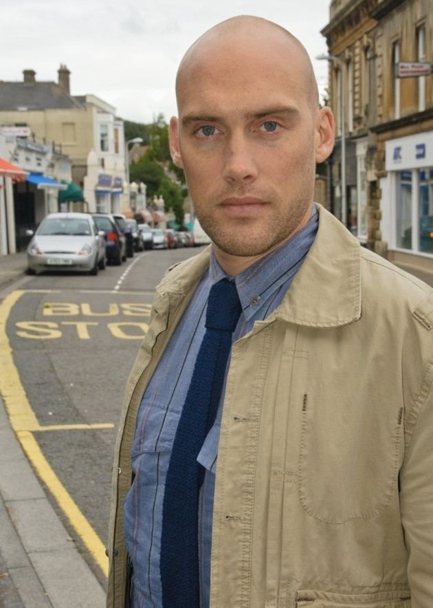 Joe Sims (actor) Actor Joe returns to the Broadchurch set Clevedon Portishead and