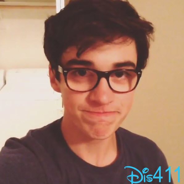Joey Bragg Video Joey Bragg Doing Some Singing After Cleaning Out