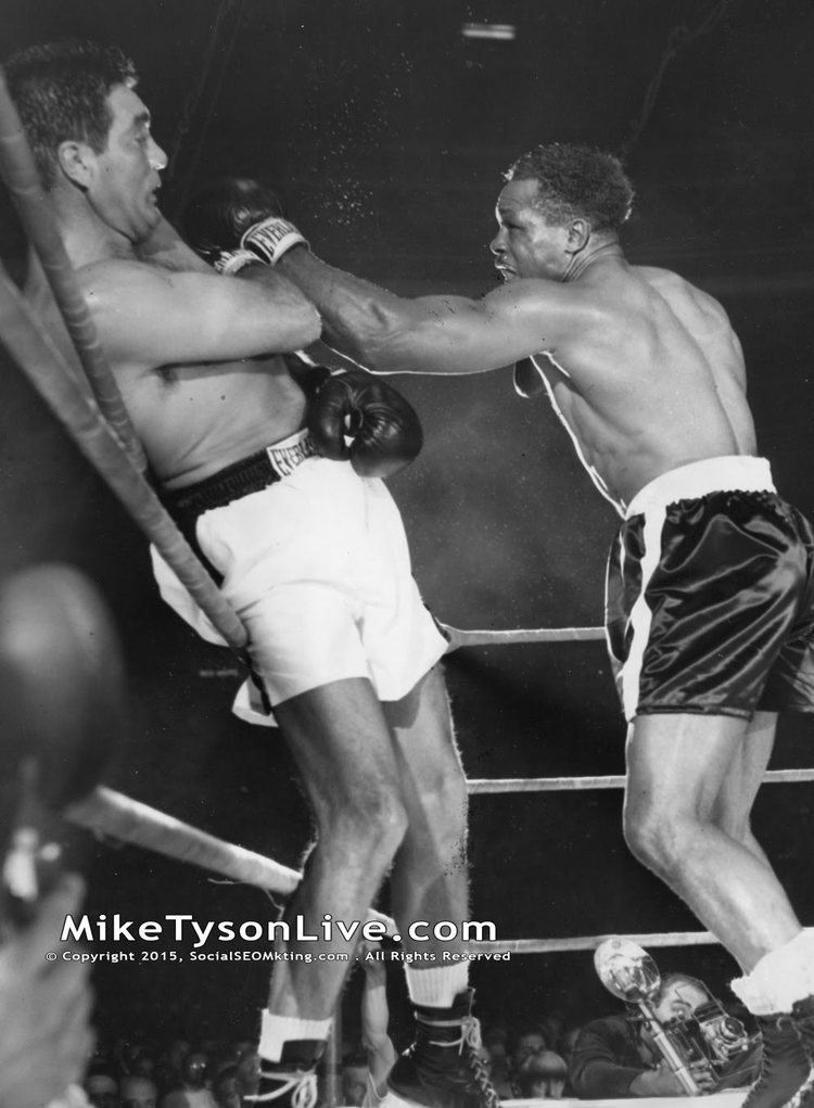 Joey Maxim Archie Moore Beats Joey Maxim This Day in Boxing January 27 1954