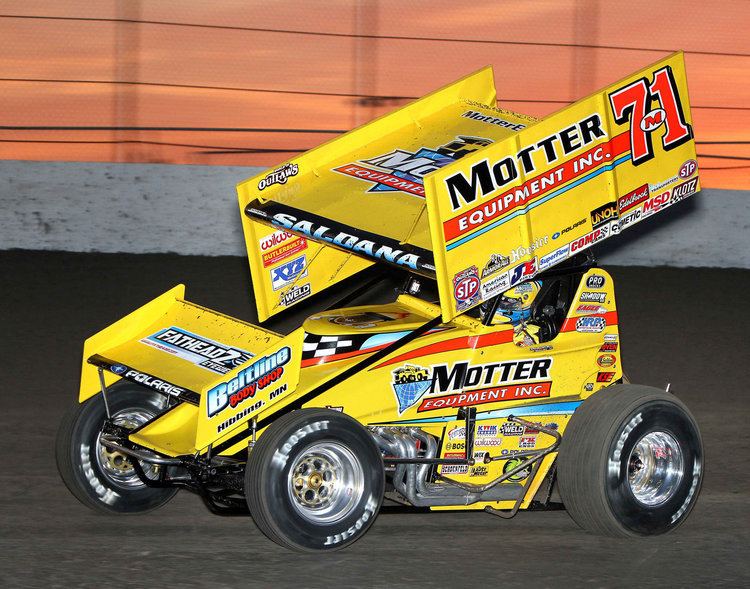 Joey Saldana Joey Saldana finds comfort in new digs at Dan Motter