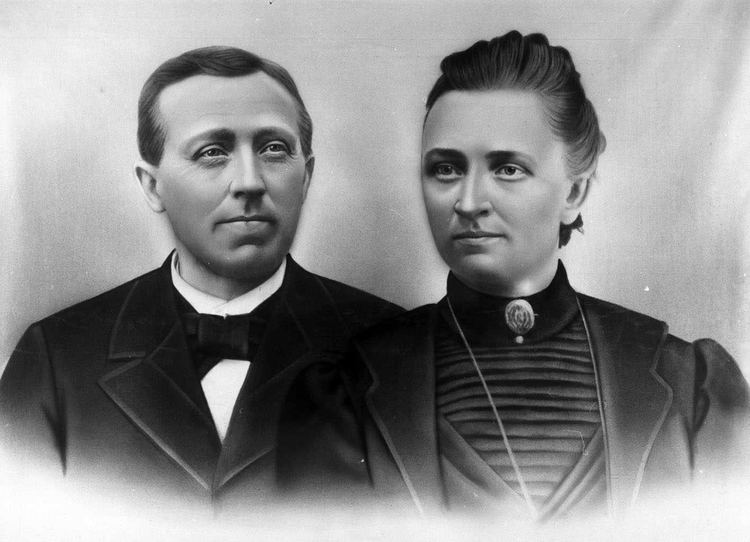 Johan Johannesen Johan Johannesen Amb og hustru Gerda Marie fdt Refsum