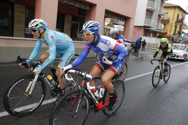 Johan Le Bon Johan Le Bon wins rainsoaked Eneco Tour stage five from the