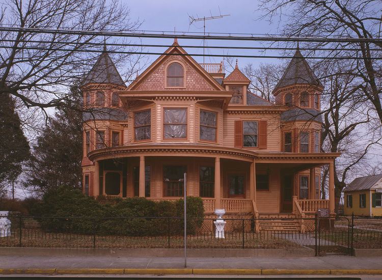 John B. Lindale House