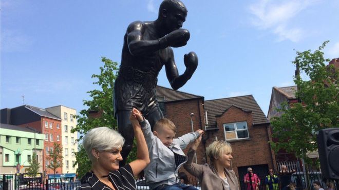 John Caldwell (boxer) John Caldwell Boxing legends statue unveiled in Belfast park BBC