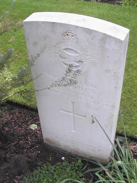 John Duncan Cowley Squadron Leader John Duncan Cowley 1944 Find A Grave Memorial