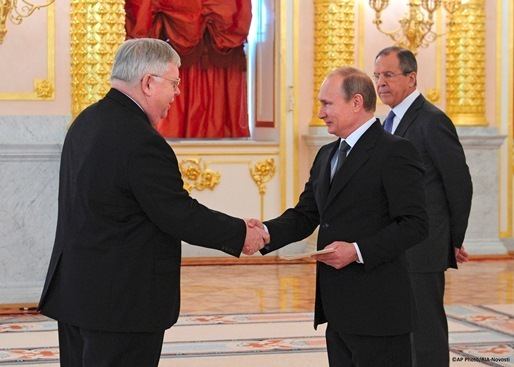 John F. Tefft Ambassador Tefft Presents Credentials to President Putin