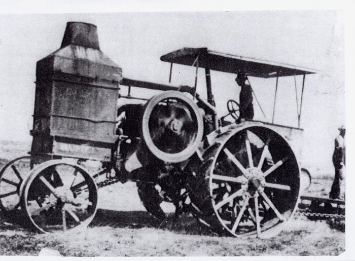 John Froelich Tractor Invented by John Froelich in1892 It was the