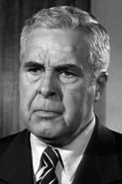 John Hamilton (actor) John Hamilton as the first Perry White in the 1948 television series