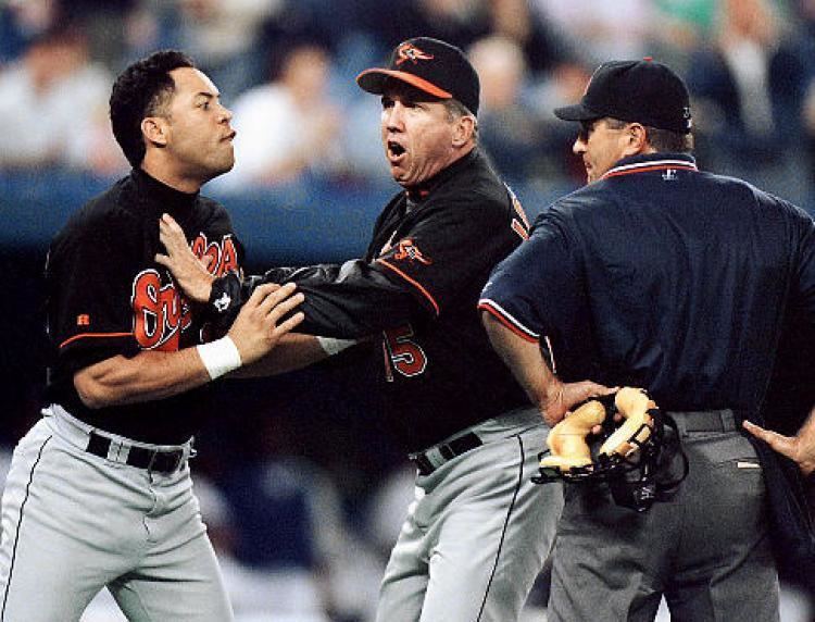 John Hirschbeck Madden Ump forgives Alomar but will Hall voters NY Daily News