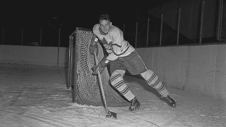 John McCormack (ice hockey) Cupwinning forward John McCormack dies at 91