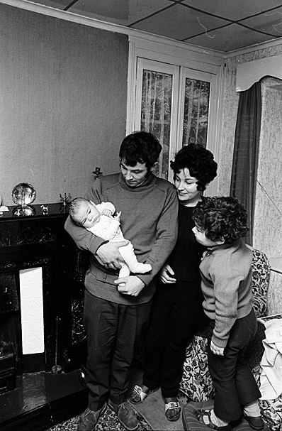 John Ogwen The actors John Ogwen and Maureen Rhys with their two sons Robin and