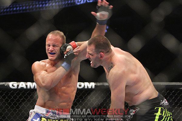 John-Olav Einemo UFC 131 dos Santos vs Carwin PlaybyPlay Jon Oliv