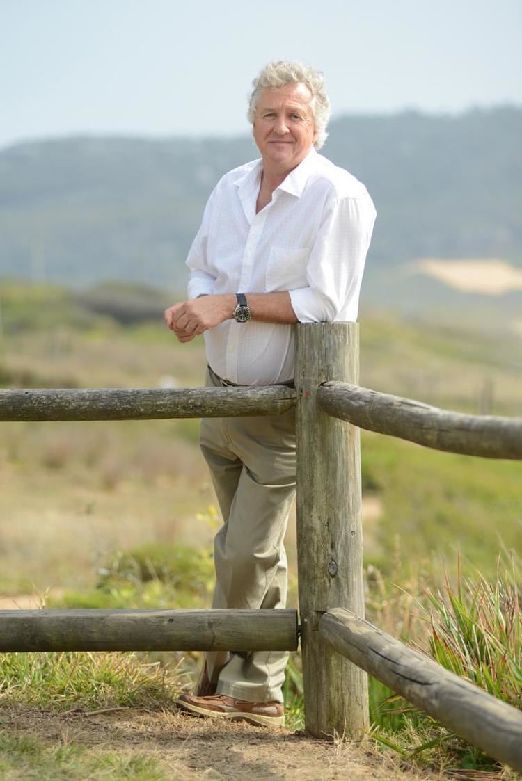 John Palmer (Home and Away) Home and Away39s John Palmer to consider Summer Bay exit