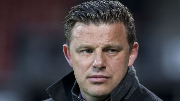 John Stegeman Heracles verlengt contract trainer Stegeman NOS