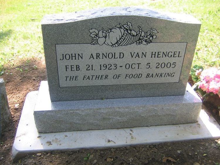 John van Hengel John Arnold Van Hengel 1923 2005 Find A Grave Memorial