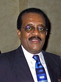 Johnnie Cochran httpsuploadwikimediaorgwikipediacommonsthu