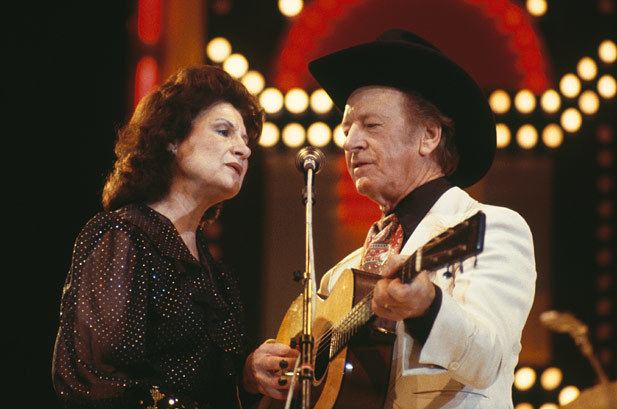 Johnnie Wright Johnnie Wright Country Star Kitty Wells Husband Dies at 97