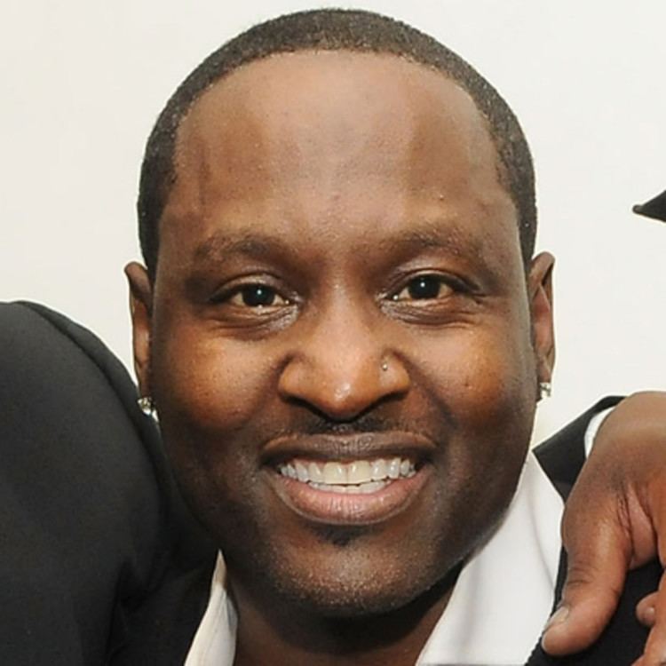 Johnny Gill httpswwwbiographycomimagetshareMTE4MDAzN