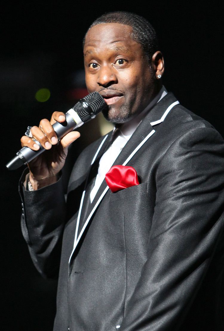 Johnny Gill Johnny Gill Sues Hotel Because Drunk White Man Beat Him Up