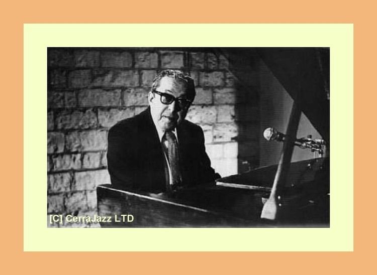 Johnny Guarnieri Jazz Profiles Johnny Guarnieri Master Stride Pianist