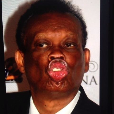 Johnny Laboriel httpsvcdnvinecorthumbsA831A10326108394486