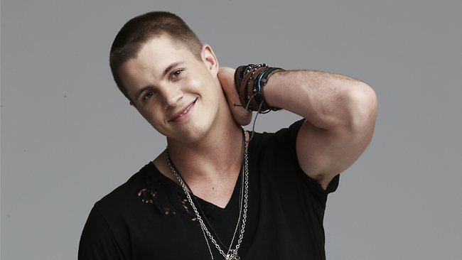 Johnny Ruffo Johnny Ruffo signs a deal with 39major record label