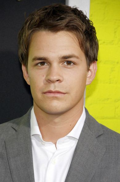 Johnny Simmons Johnny Simmons Photos Stars at the Premiere of 39The