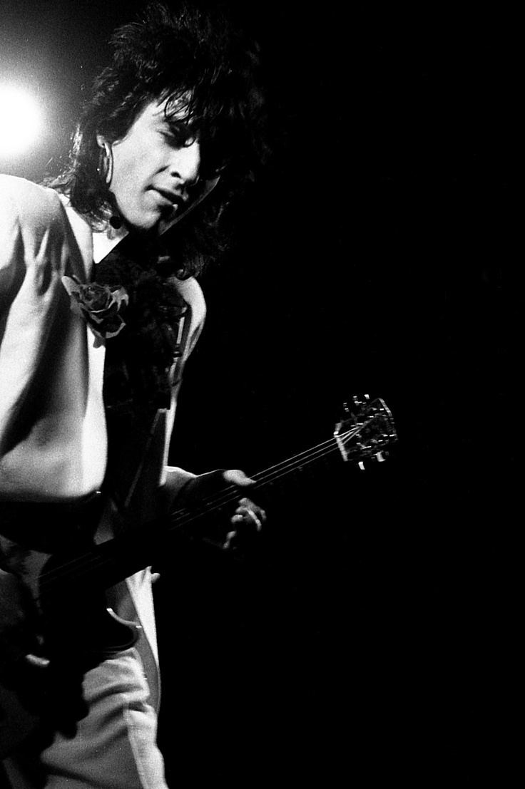 Johnny Thunders 11 best Thee Guitar Army according to Ho images on Pinterest