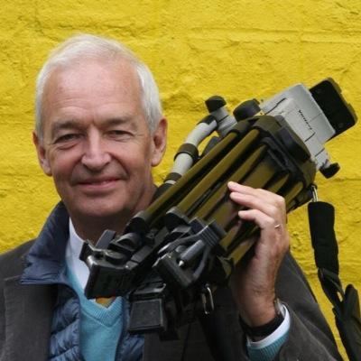 Jon Snow (journalist) httpspbstwimgcomprofileimages6495364854908