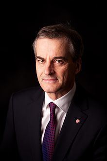 Jonas Gahr Støre httpsuploadwikimediaorgwikipediacommonsthu