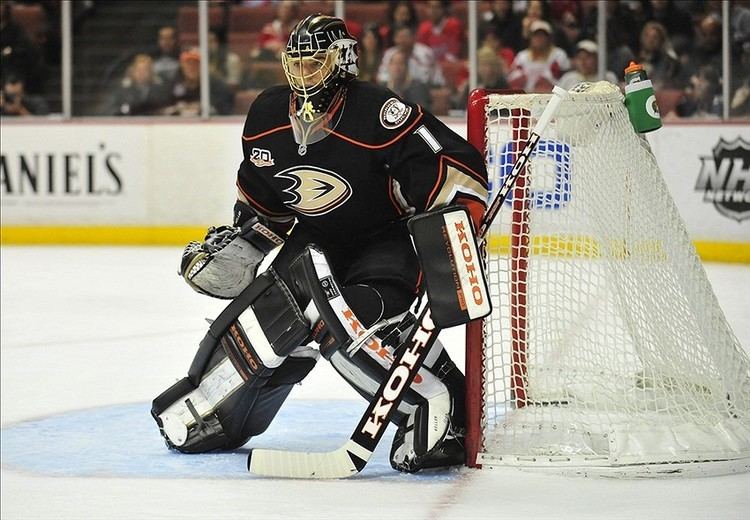 Jonas Hiller Anaheim Ducks GM Jonas Hiller not going anywhere