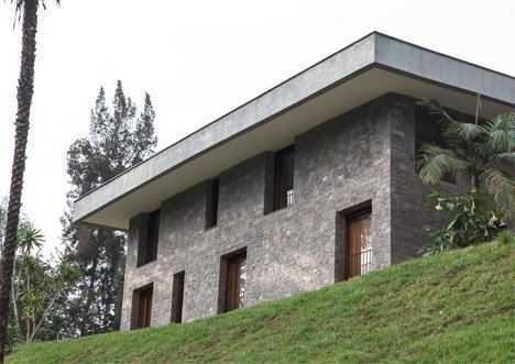 Jonathan Woolf Limestone walls enclose Nairobi home by Jonathan Woolf