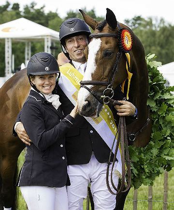 Jonelle Price Mr and Mrs Price a first for Kiwi eventing team Stuffconz