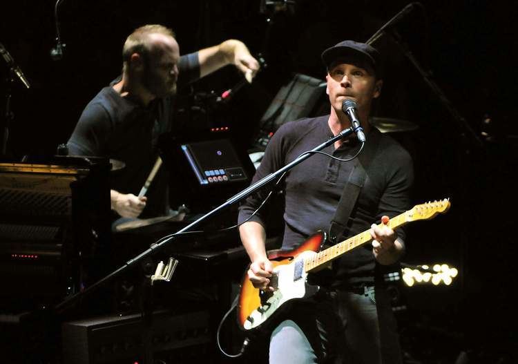 Jonny Buckland Jonny Buckland Coldplay Lead Guitarist