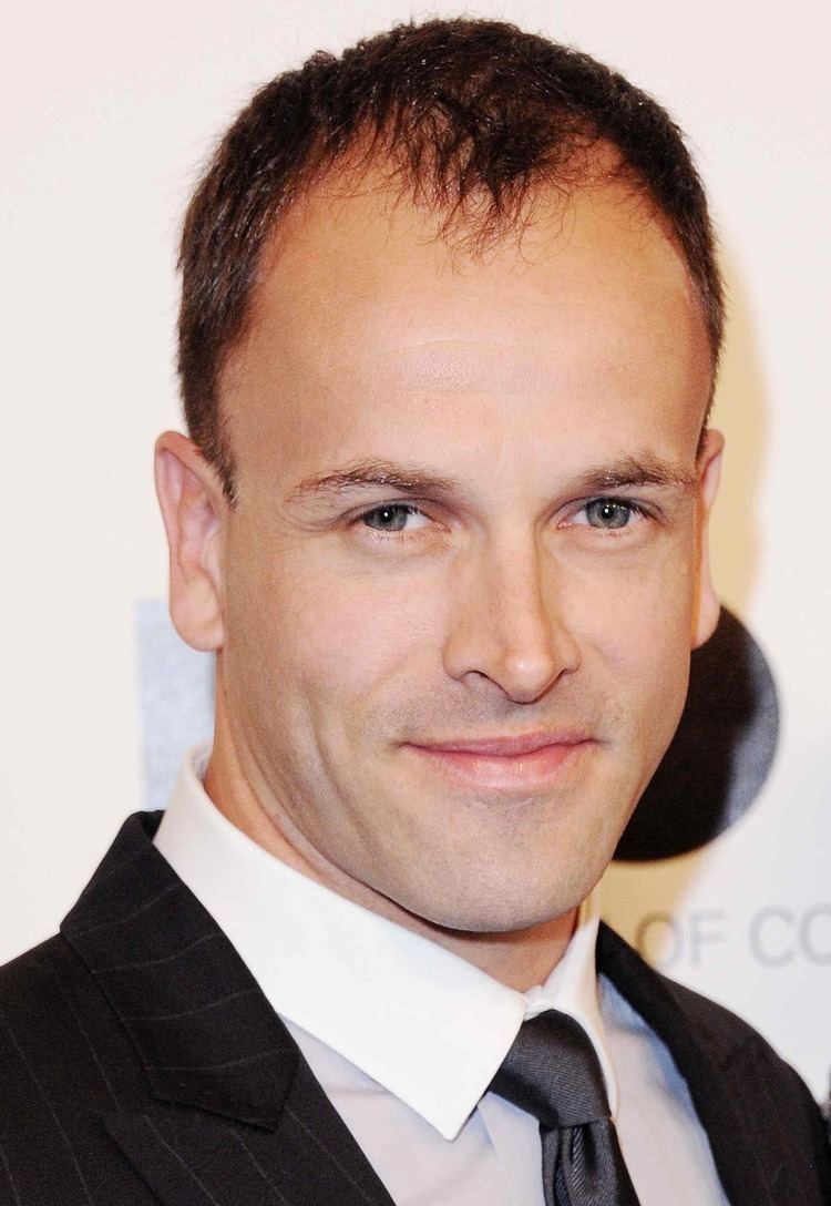 Jonny Lee Miller Jonny Lee Miller To Play Sherlock Holmes In CBS Pilot