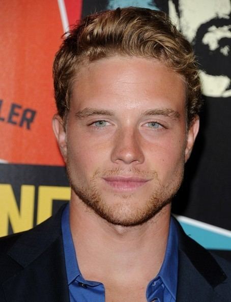 Jonny Weston Jonny Weston Photos quotChasing Mavericksquot Premiere Zimbio