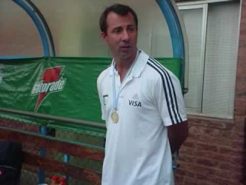 Jorge Lombi Jorge Lombi despus de la clasificacin al Mundial 2010 Hockey