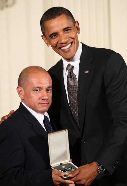 Jorge Muñoz Jorge Muoz Pictures President Obama Presents Citizens Medal To 13