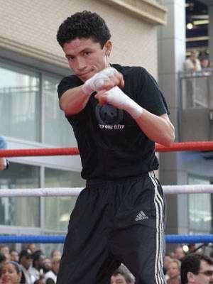 Jorge Solís Jorge Solis Boxer Boxing news BOXNEWScomua