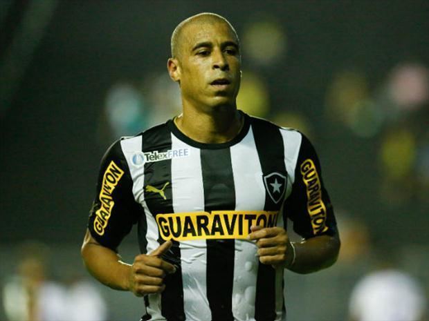 Jorge Wagner Jorge Wagner rescinde com o Botafogo e encaminha volta ao