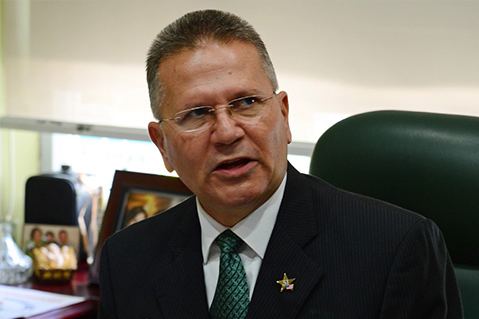 José Aponte Hernández Jos Aponte Hernndez exige a nuevo Congreso solucionar estatus de