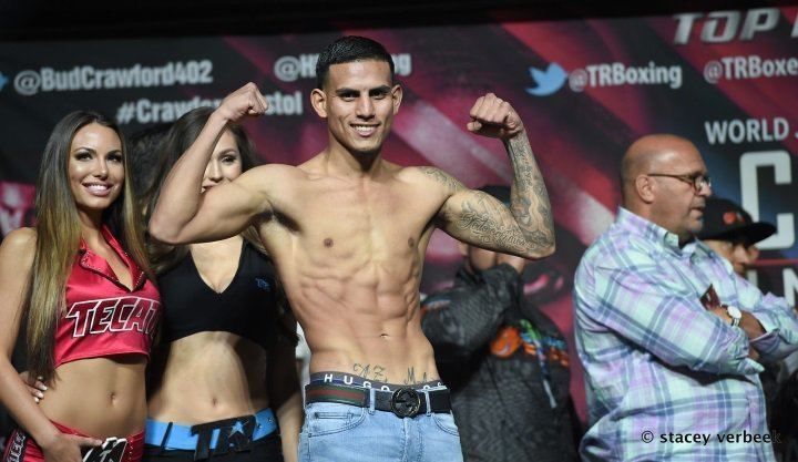 José Benavidez Jose Benavidez Decisions Francisco Santana in Bruising Bout Boxing