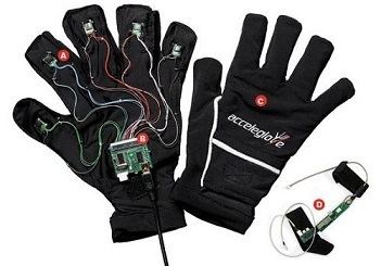 The electronic glove that José Hernández-Rebollar invented