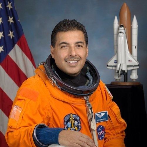 José M. Hernández Jose Hernandez AstroJose Twitter