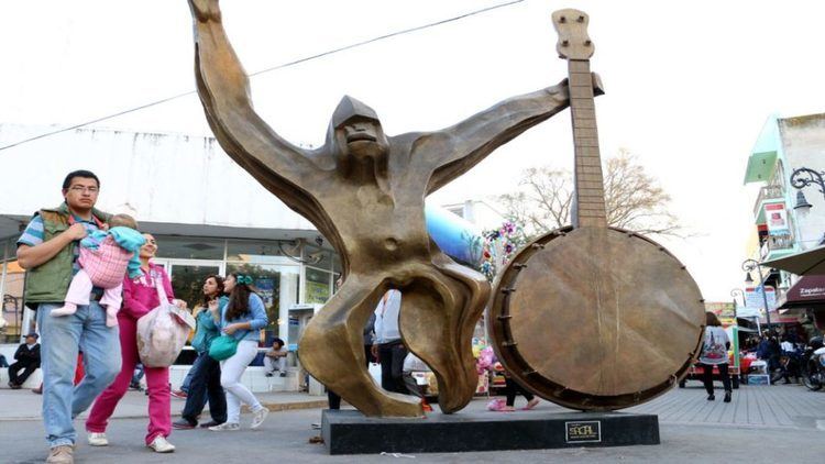 José Sacal Las estatuas de Jos Sacal conquistan la Alamda Central de Mexico