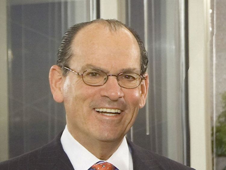 Joseph Neubauer Aramark chairman quietly calls it a career