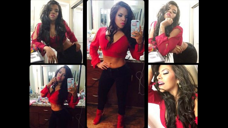 Josetty Hurtado Andrs Hurtado 39Chiboln39 Su hija Josetty sorprende con