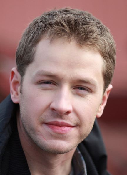 Josh Dallas Josh Dallas Photos Photos Cast And Crew Of Once Upon A Time Get To
