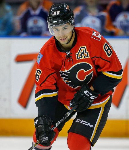 Josh Jooris Jooris still with Calgary Flames as cuts come Saturday