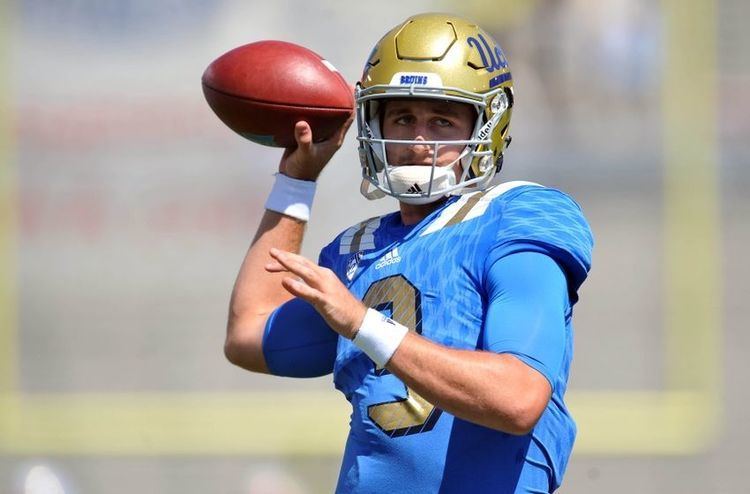 Josh Rosen UCLA QB Josh Rosen wastes no time firing off a TD pass Video